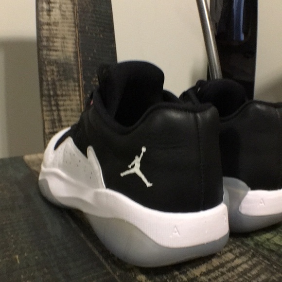 Air Jordan 11 CMFT Low size 8. White Black. Like New Quality. Authenticated - Picture 6 of 8